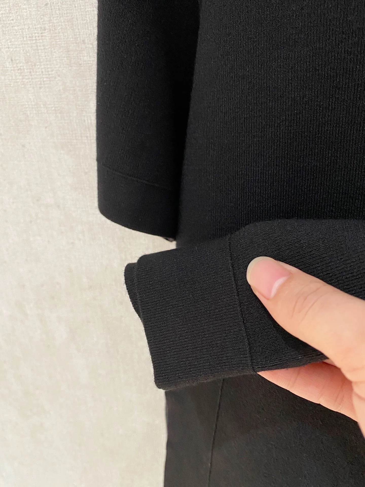 Moncler 2026 ， ， Breathable ， ， ， 。 ， ， ， ， ， 。 ， ， ， 。 Black ，Cream White ， ， 。 Sizes：M-4XL